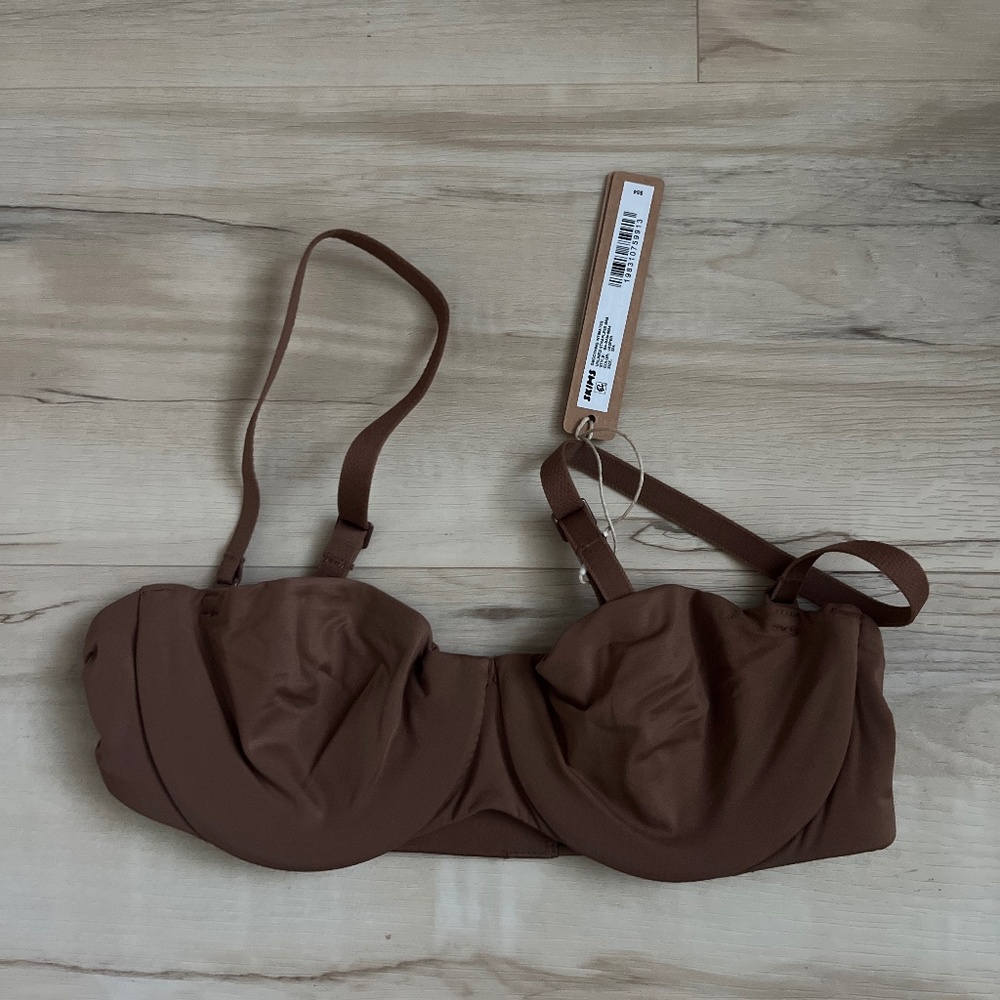 Skims Smoothing Intimates UNLINED STRAPLESS BRA 32A